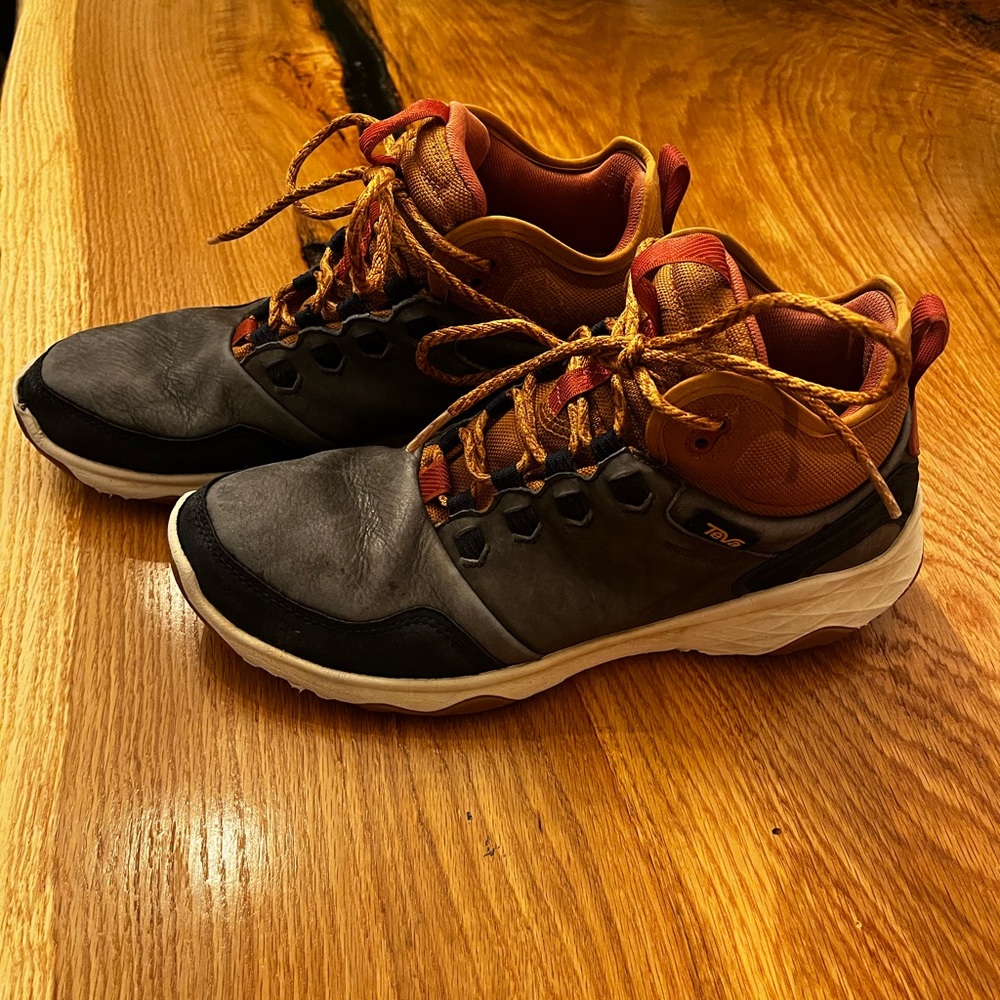 Teva Hiking Walking Training Boots Men’s Size 9.5